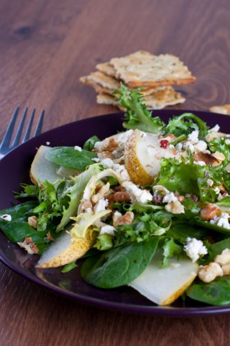 Green Salad with Walnuts and Feta