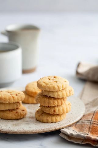 Douglas Sweets Salted Caramel Shortbread Cookies