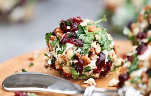 Cranberry Pecan Cheddar Cheeseball